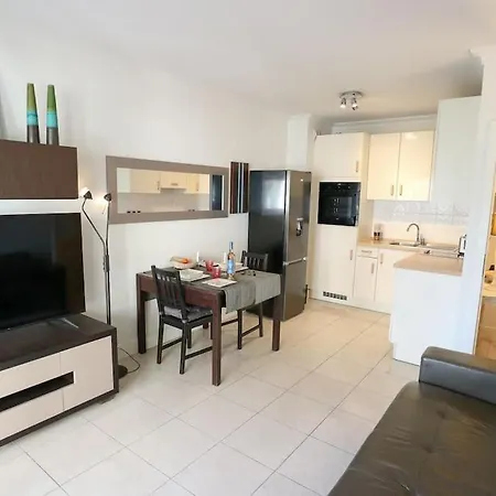 Ocean View Royal Palm Apartment